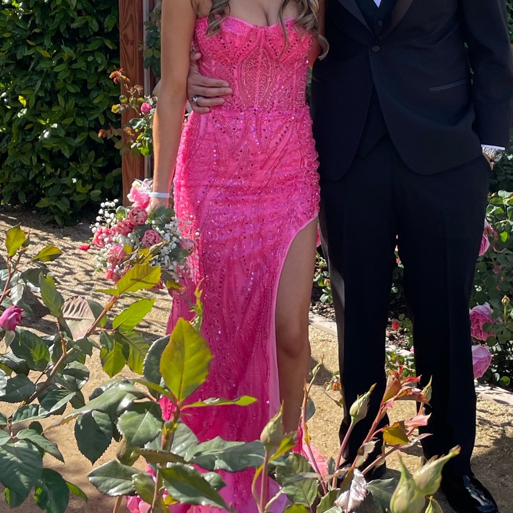 PROM-Elegant hot Pink Strapless Gown